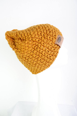 Шапка осеннего цвета