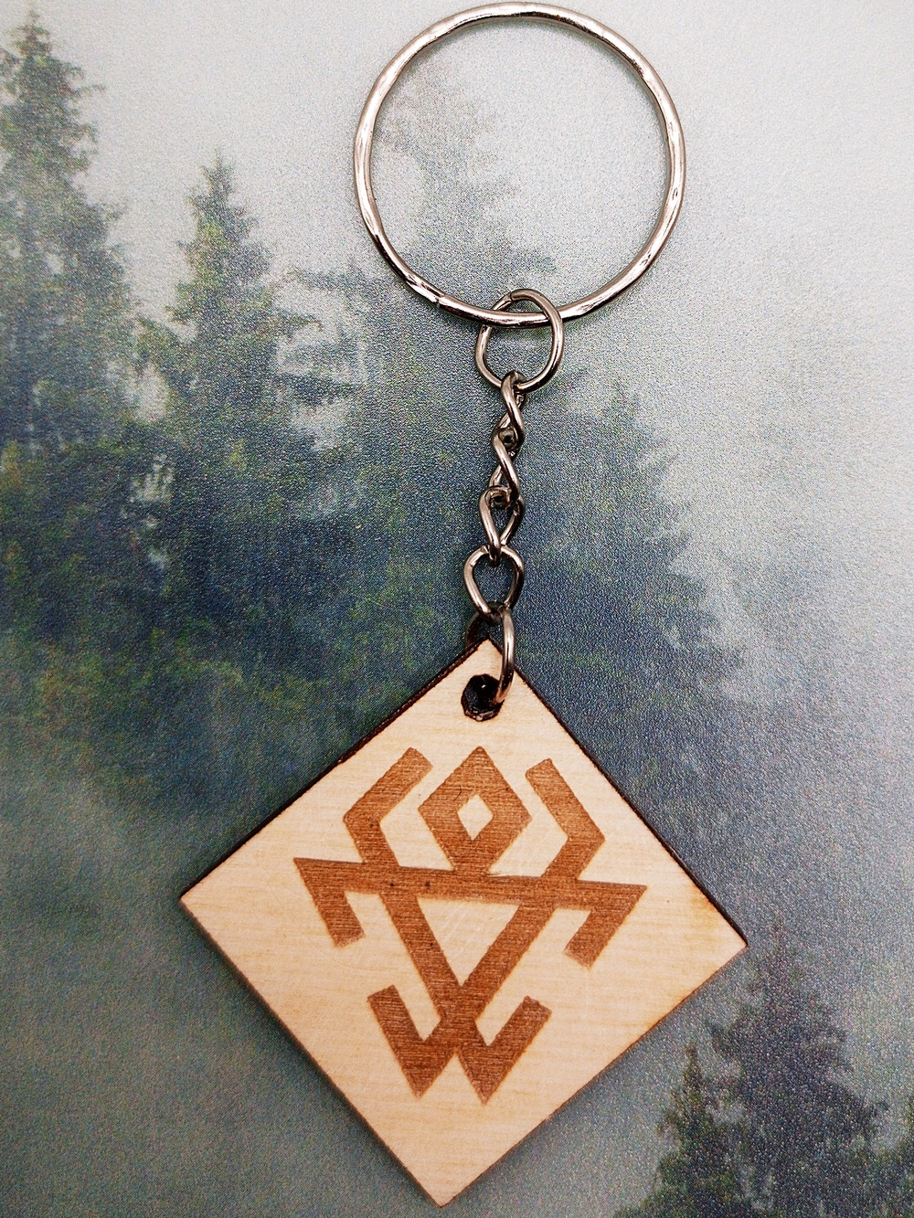 Брелок из дерева Навник