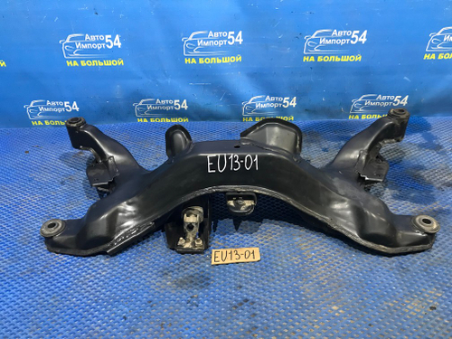 Балка передняя поперечная NISSAN BLUEBIRD 1993