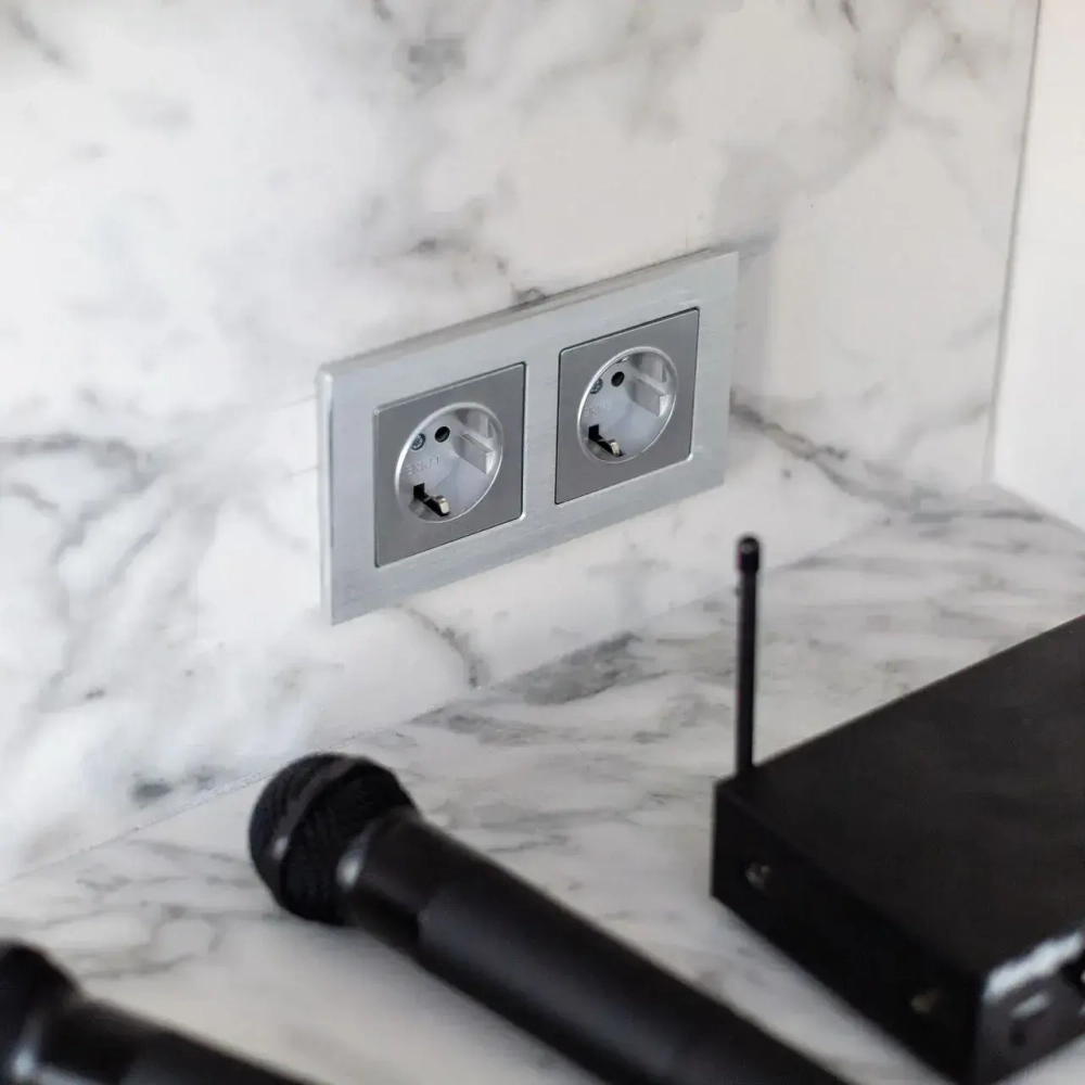 Рамка на 2 поста (алюминий) WL11-Frame-02