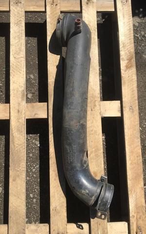 Всасывающий патрубок воздушного фильтра MAN 81082010492 б/у