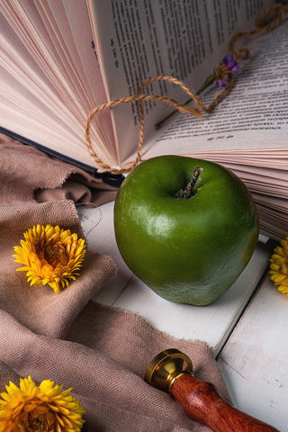 Свеча « Яблоко Грэнни Смит»