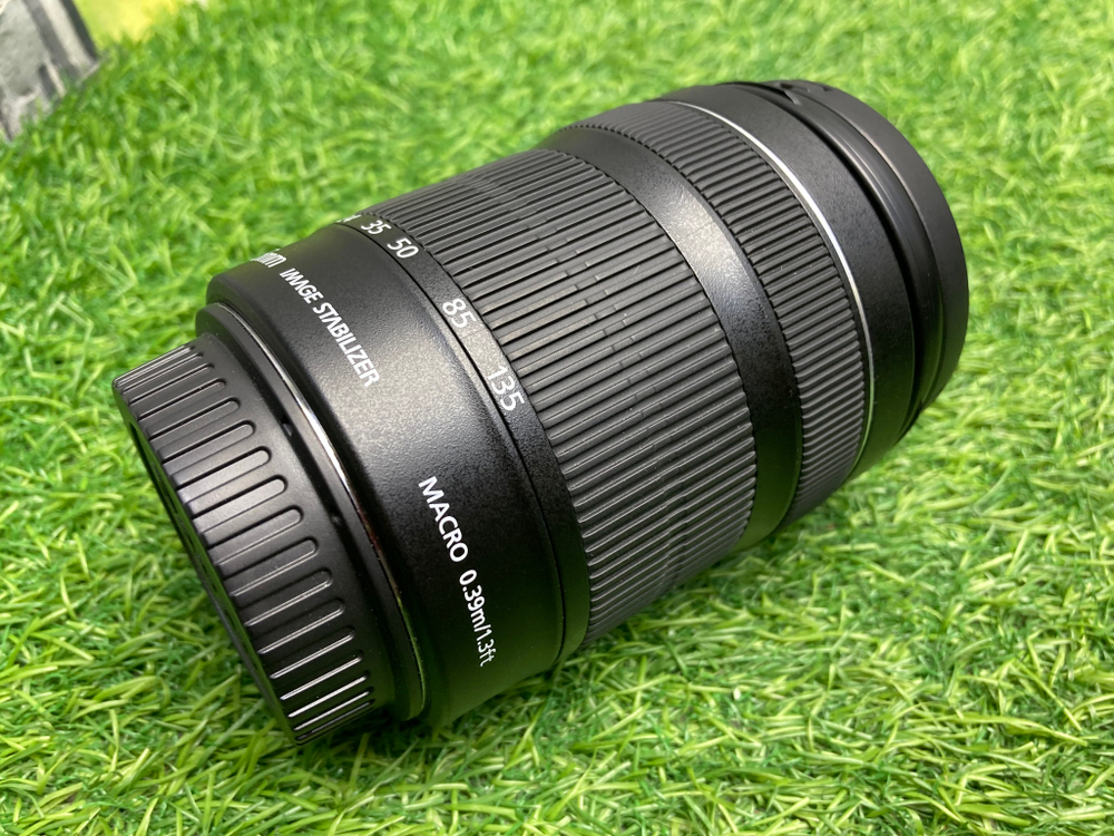 Canon EF-S 18-135mm 3.5-5.6 IS STM