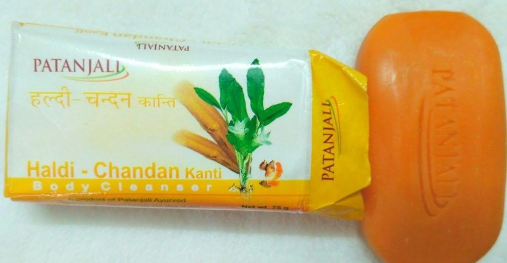 Мыло травяное натуральное Patanjali Haldi Chandan Kanti, 75 г