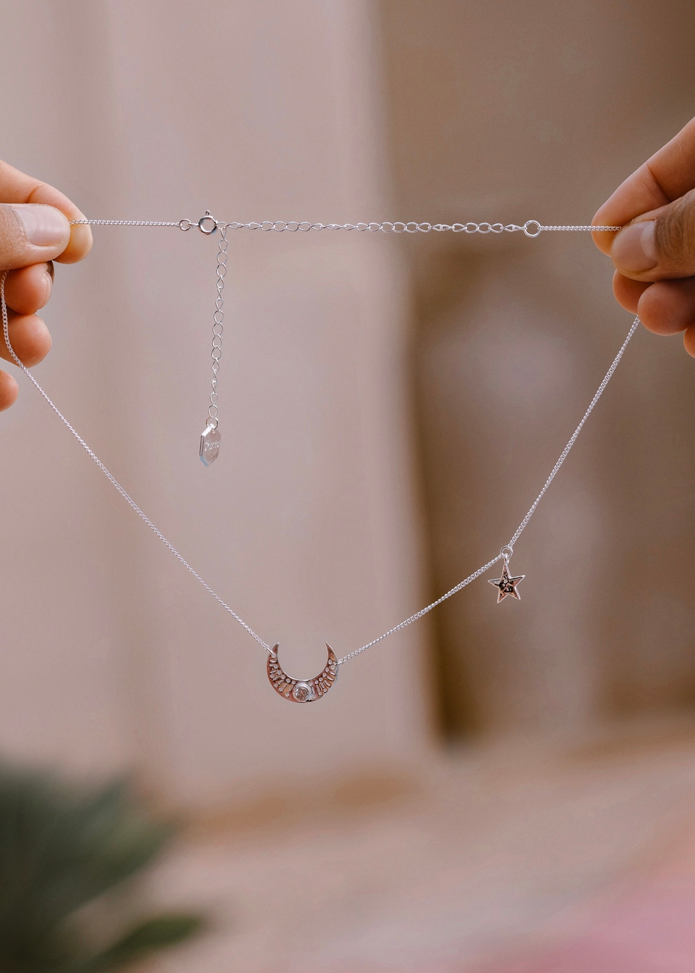 Колье «Лунница» с белым цирконом и чеканной звездой