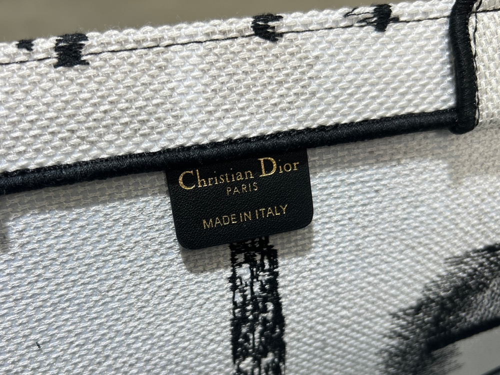 Christian Dior Book Tote 36 cm