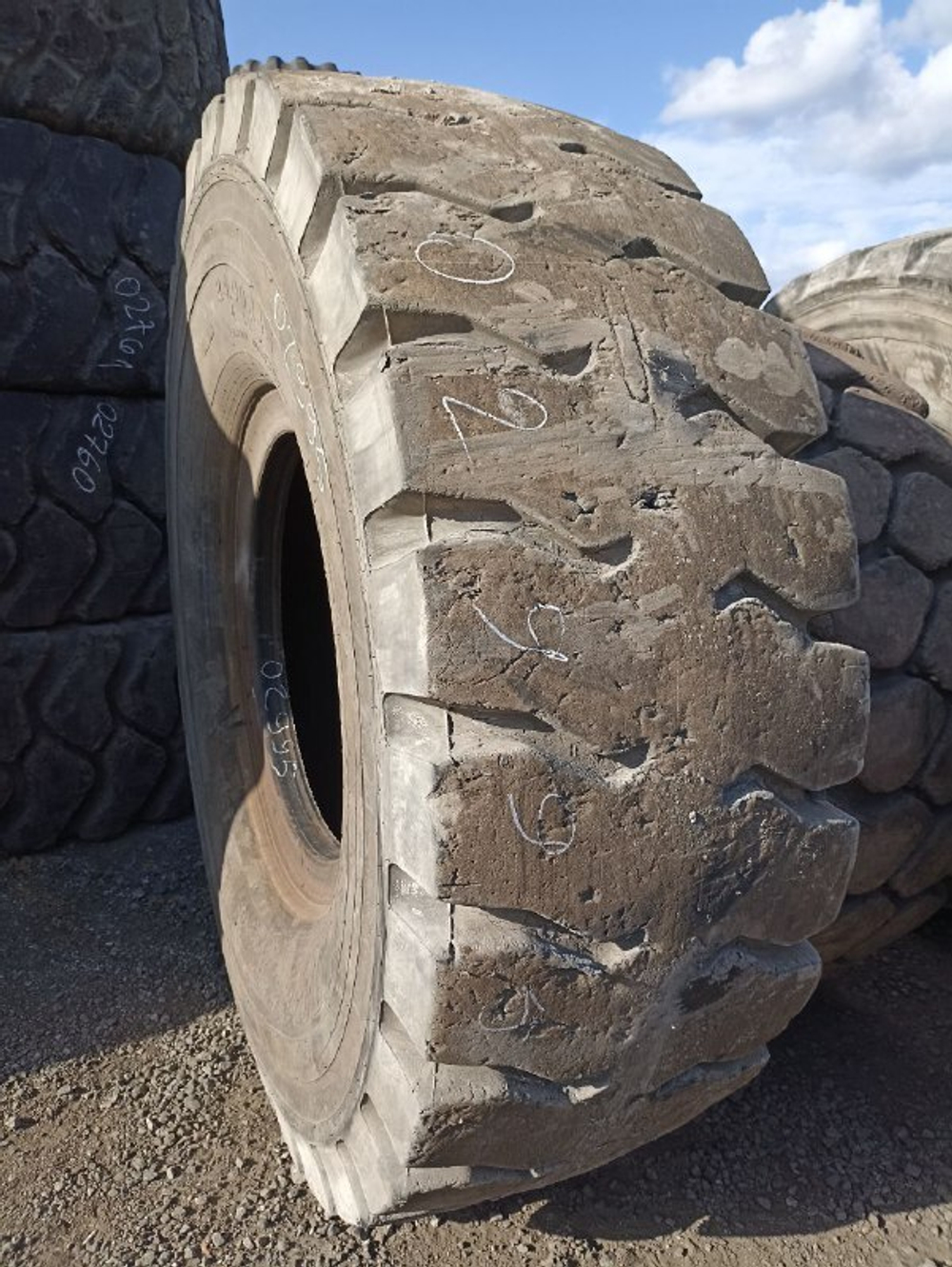 24.00R35 Bridgestone VRQP шина б/у