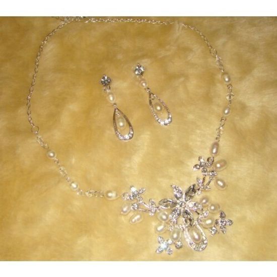 Комплект бижутерии Летто Алмаз