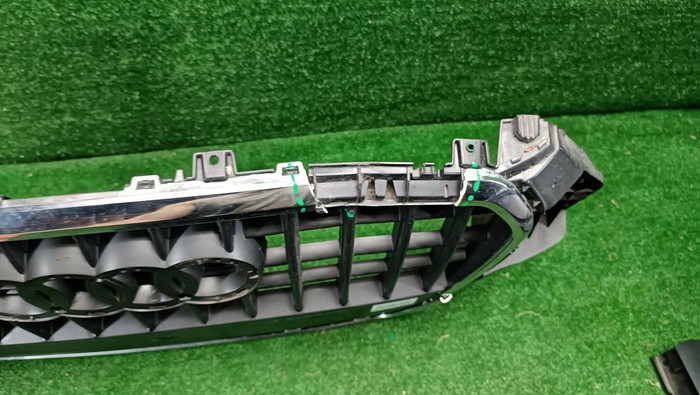 Решетка радиатора Audi Q3 1 8U (2011-2014)