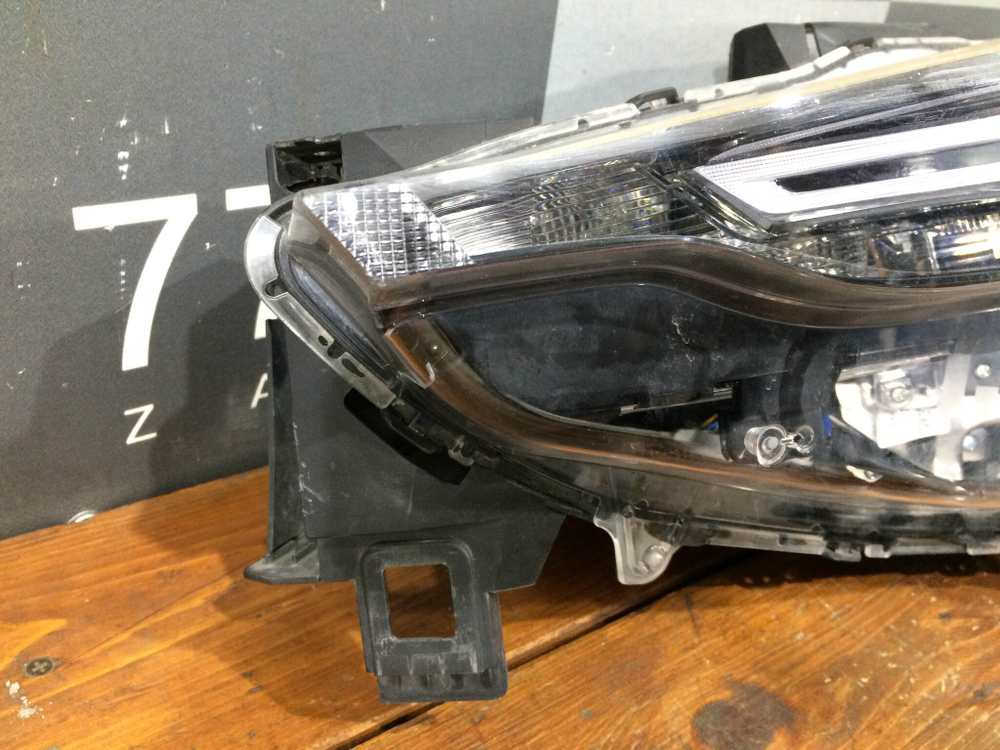 Фара левая LED Mazda CX-5 2 (KF) 17-нв Б/У Оригинал KB8N51040