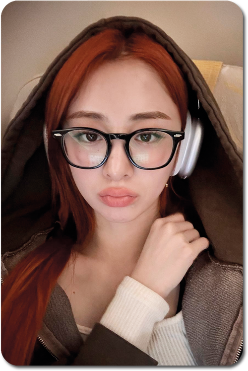 Карта #151 / Yunjin (Le Sserafim)