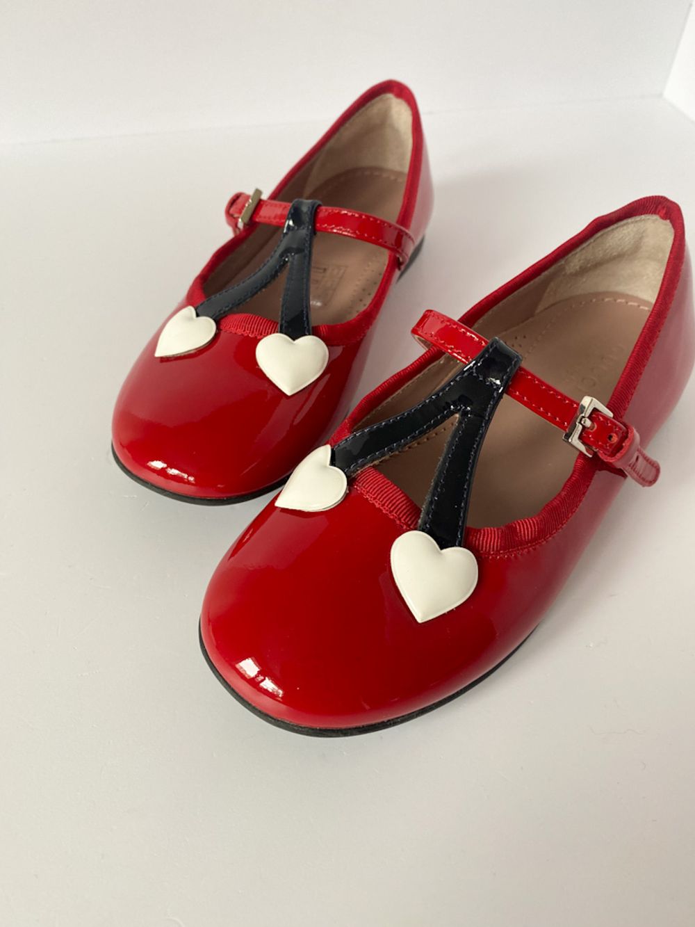 Новые лаковые туфли Gucci, 26