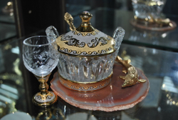 Икорница "Осетринка" с крышечкой на агате с рюмочкой