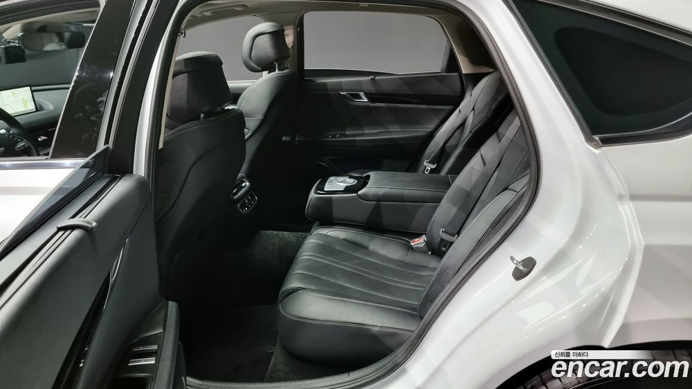 Genesis G80 (RG3) Бензин 2.5 Turbo 2WD (06.2021)