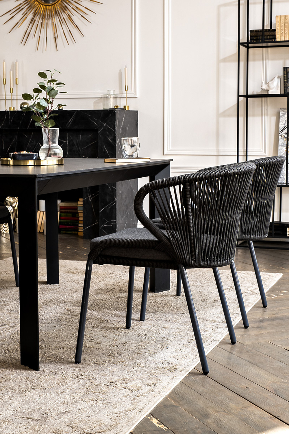 "Венето" обеденная группа на 4 персоны со стульями "Милан", каркас темно-серый, роуп темно-серый