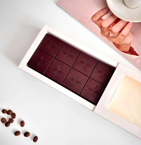 Коробка для 8 конфет белая  180х100х35 мм