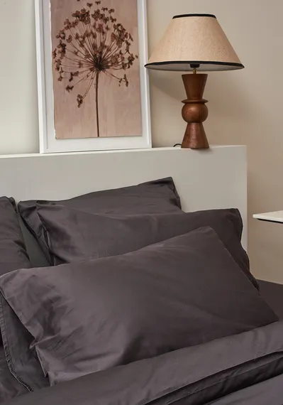 Комплект постельного белья из премиального сатина темно-серого цвета из коллекции essential, 200х220 см