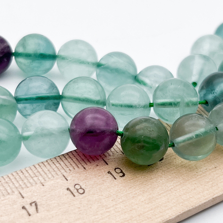 Флюорит бусины, диаметр 10,4-10,6 мм, цена за 18 шт (1/2 нити)