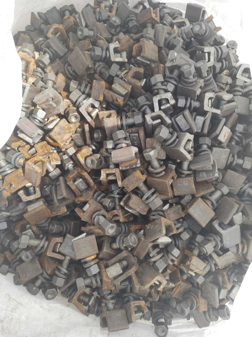 Болт клеммный в сборе с клеммой ПК б.у.