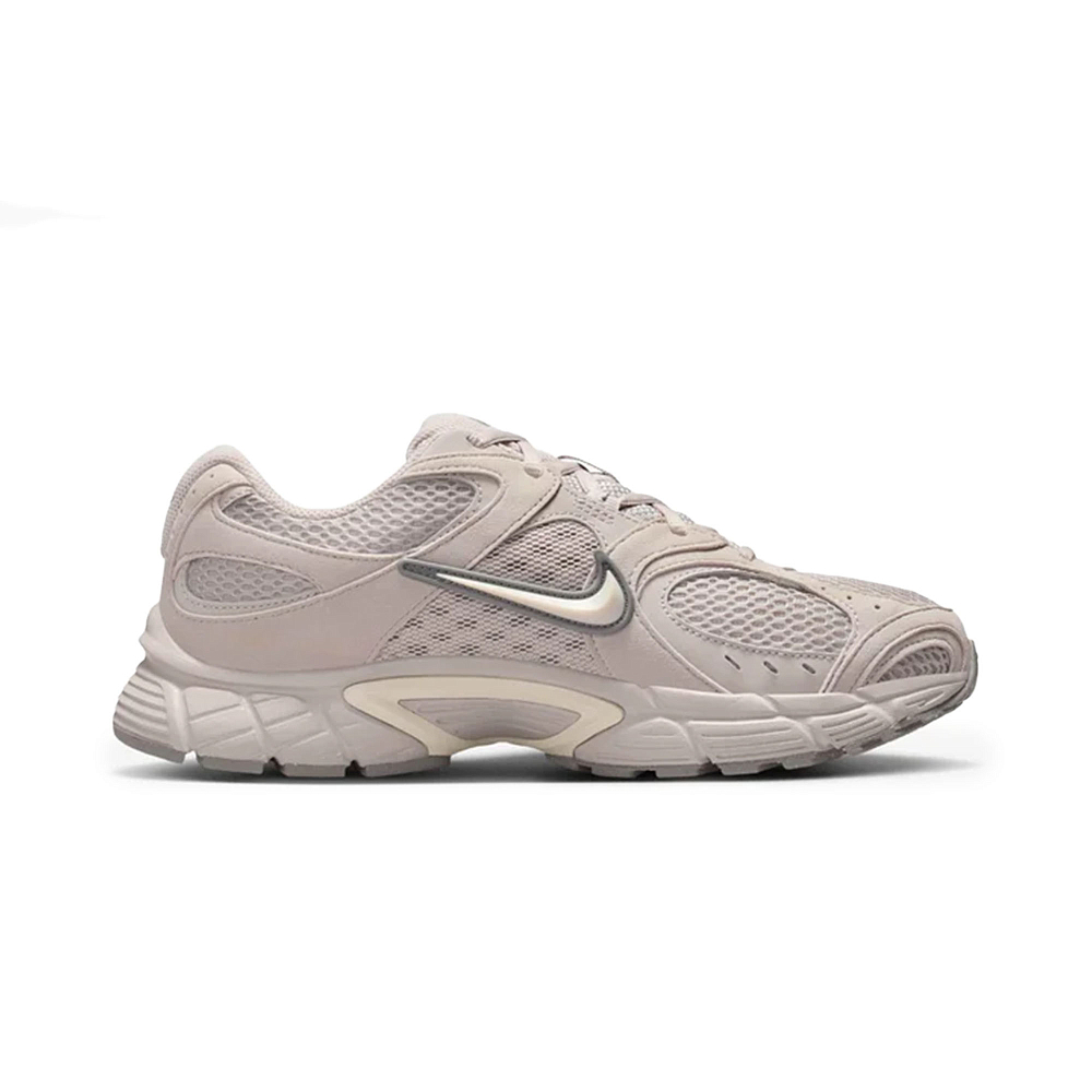 Женские кроссовки Nike V5 RNR Suede