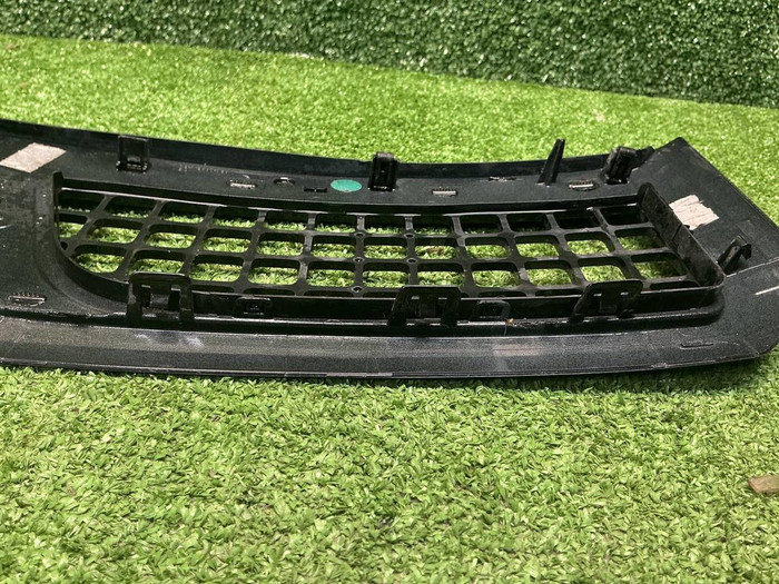 Накладка крыла левая LR Defender 2 L663 (19-нв)