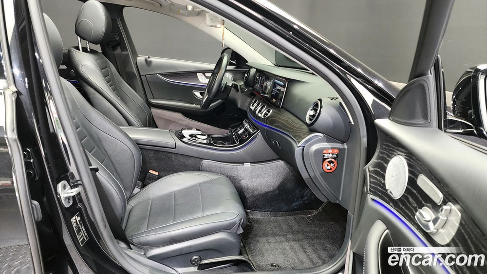 Mercedes-Benz E-Class W213 E300 4MATIC Avangarde (09.2019)