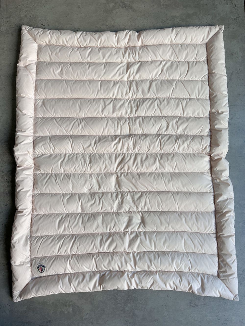 Пуховое одеяло Moncler