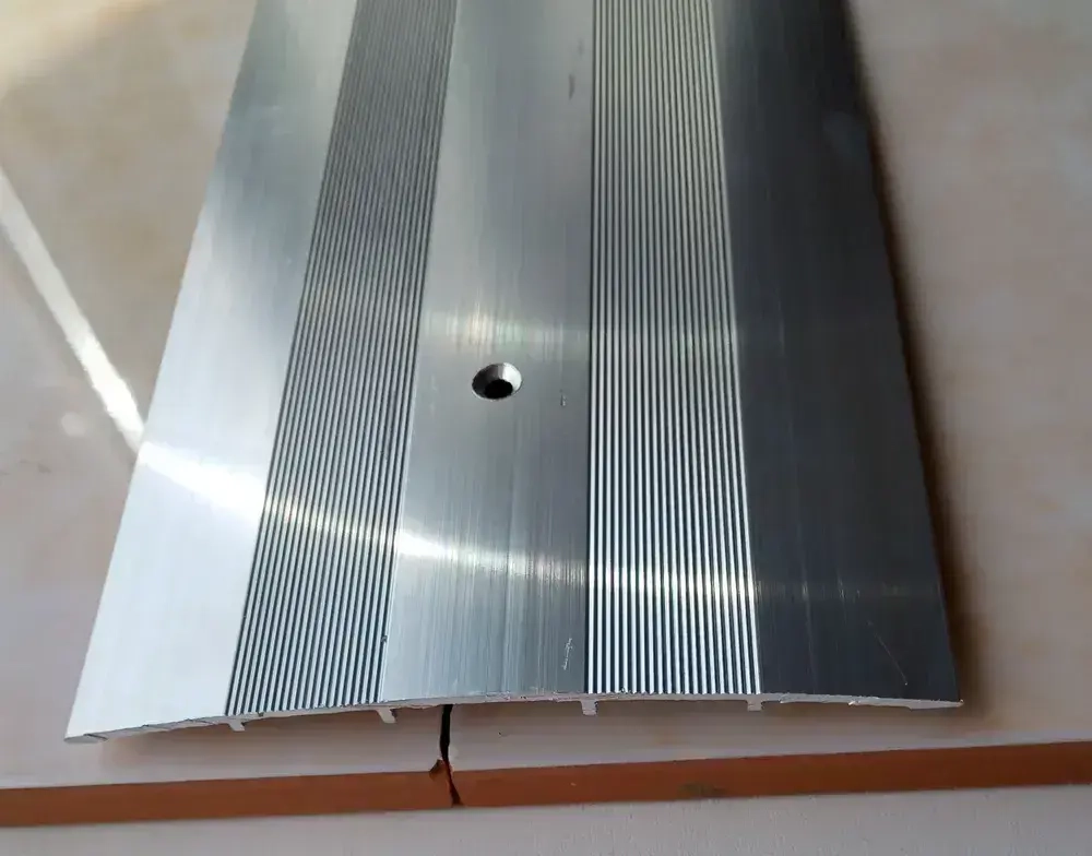 Порог 100 мм длина 1 м, Серебро