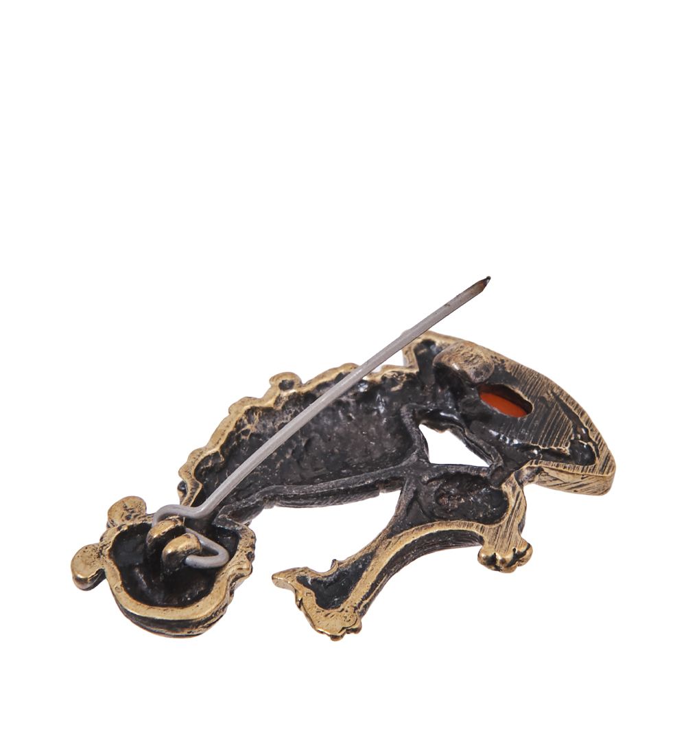 AM-4217 Брошь «Девочка и уточка» (латунь, янтарь)