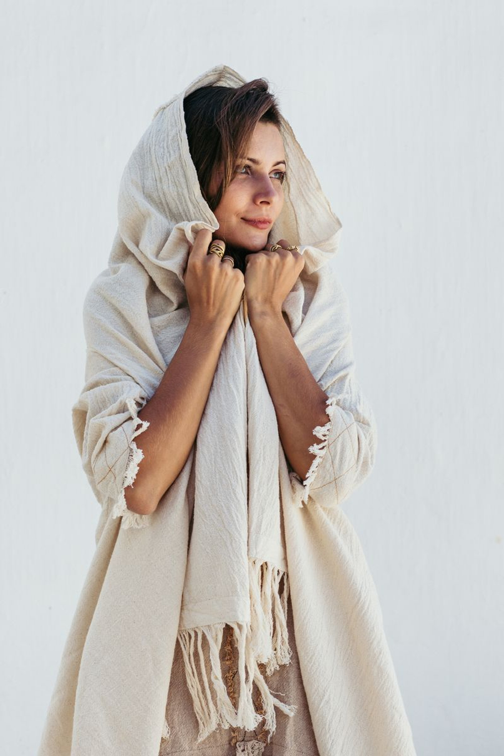 Накидка с бахромой Chintamani короткая (молоко)