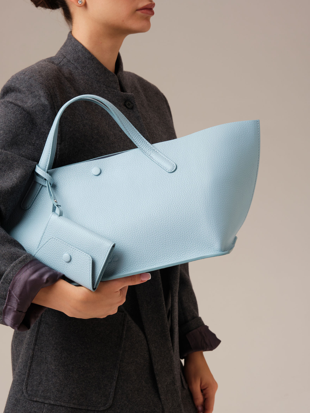 Кожаная сумка Dari DBR 31136 светло-голубой