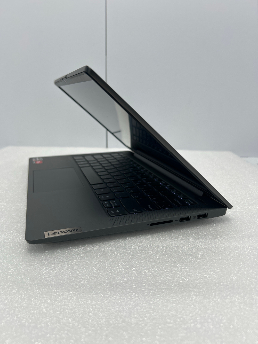 Ноутбук Lenovo IdeaPad 5 14ALC05 (82LM00H3RU) 14"/AMD Ryzen 3 5300U/RAM 8GB/SSD 256GB/AMD Radeon Graphics/1920x1080/IPS/Windows 11/Подсветка кл-ры:LED/Цвет: Серый. Состояние: B1