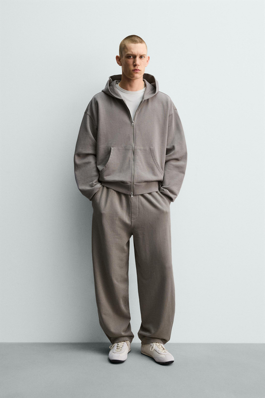 ZARA ТОЛСТОВКА С ЭФФЕКТОМ ПОТЕРТОСТИ НА МОЛНИИ С КАПЮШОНОМ, СВЕТЛО-СЕРЫЙ