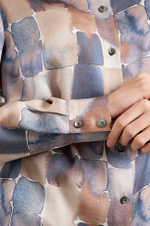 22901 Блузка женская (серо-бежевый принт)