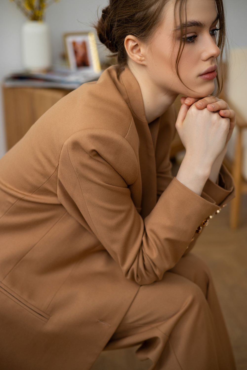 Пиджак без лацканов бежевый