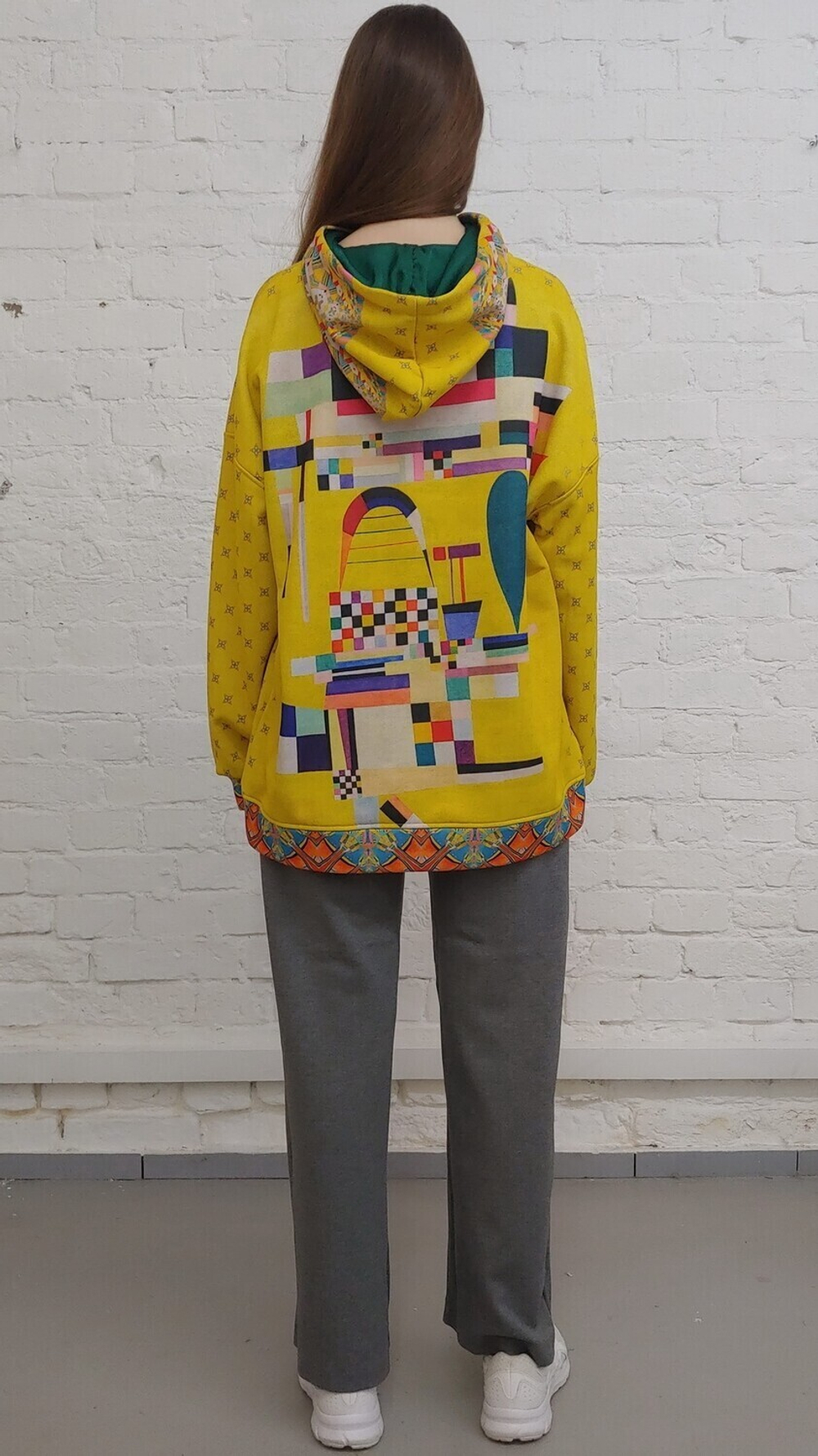 Худи "Кандинский жёлтый", по мотивам абстрактной живописи Василия Кандинского («Сдержанность», 1940 г, «Желтая картина, 1938 г.).