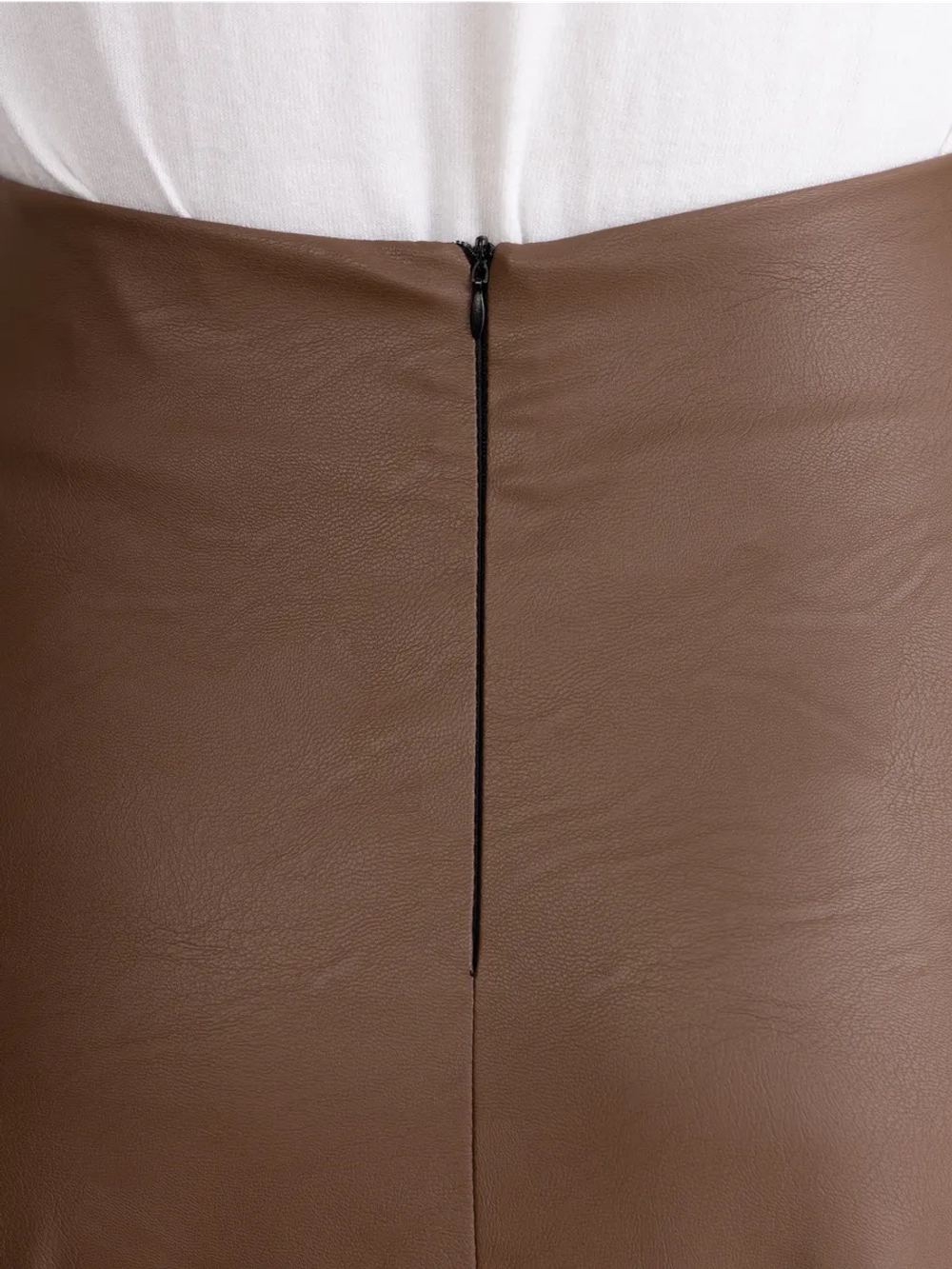 Юбка кожаная трапеция миди