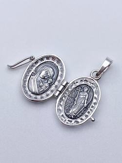 Ладанка из серебра/Чернение/С подвижным ухом/Со вставкой из прозрачных фианитов/Матрона/Казанская БМ/Ангел