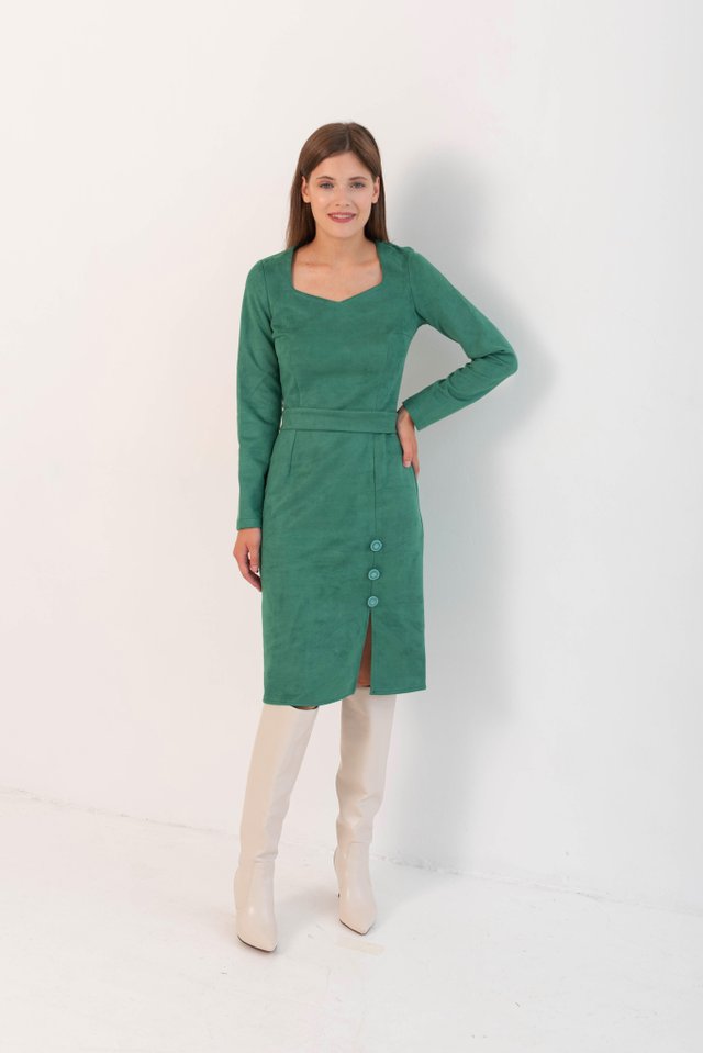 Платье-футляр зеленое из замши
