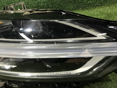 Фара правая Volvo XC60 2 (2017-2021) LED