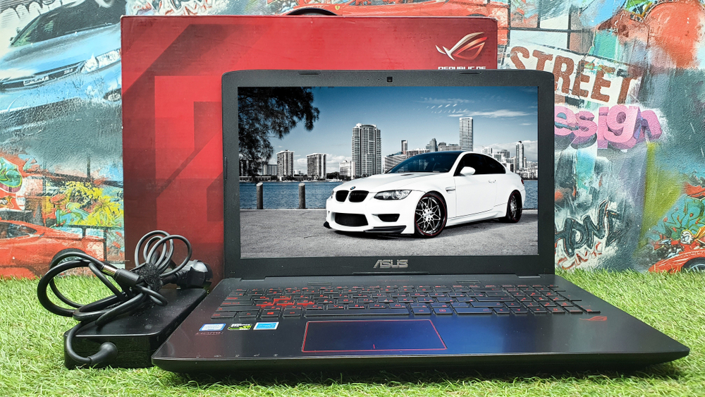 Игровой ASUS i7-7/12 Gb/GTX 960M 4 Gb/FHD