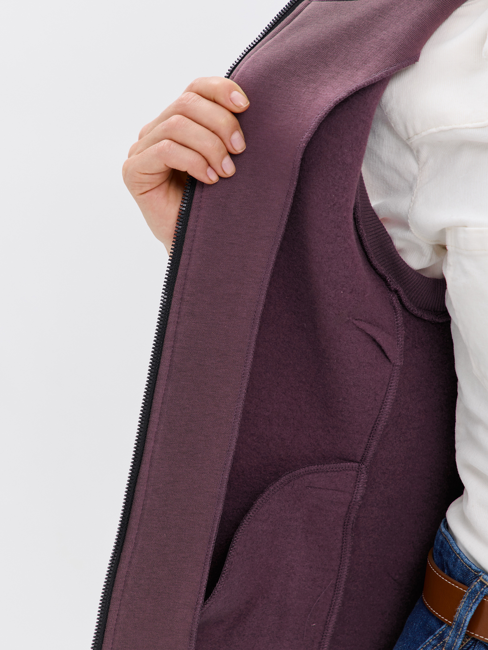 Жилет с начесом на молнии