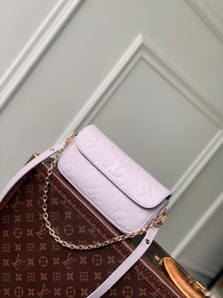 Louis Vuitton Ivy Wallet On Chain Bag