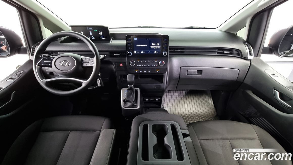 Hyundai Staria 4WD Tourer 11-и местный (05.2022)