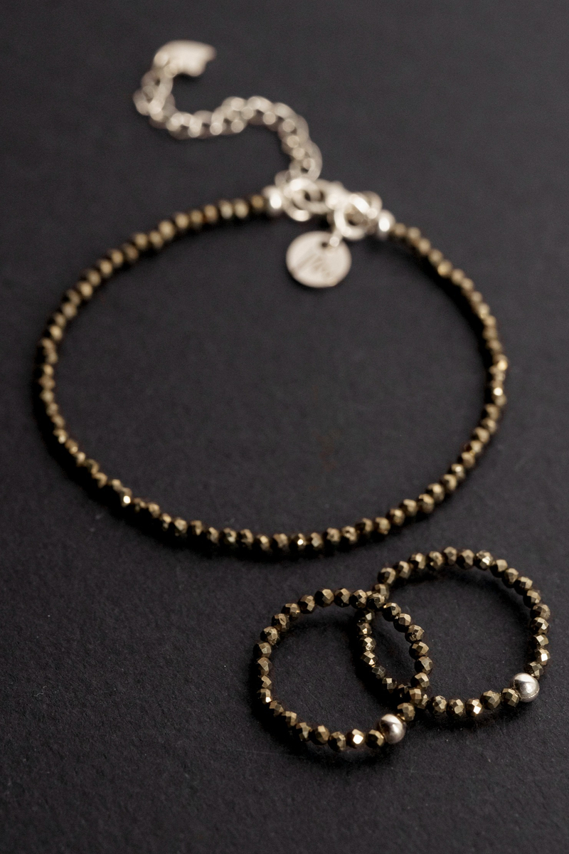 Браслет "Memo about Career" тонкий из пирита, на замочке серебро 925