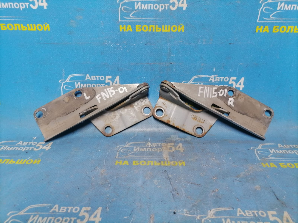 Петля капота правая NISSAN PULSAR 1997