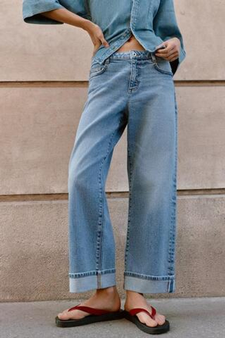 ZARA ДЖИНСЫ Z.07 RELAXED FIT СО СРЕДНЕЙ ПОСАДКОЙ И ОТВОРОТАМИ, ВЫЦВЕТШИЙ СИНИЙ