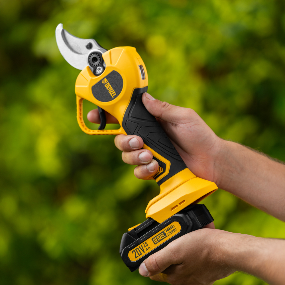 Секатор аккумуляторный, бесщет., CP-40BL, Li-Ion, 20 В, лезвия SK5 // Denzel