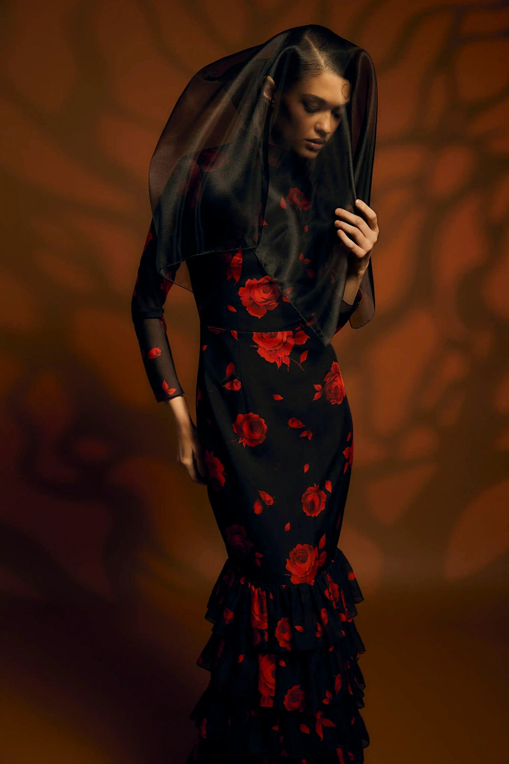 Рула макси (Rula maxi), платье макси из черного шифона с цветочным принтом