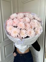 Авторский букет из хризантемы в персиковом оттенке